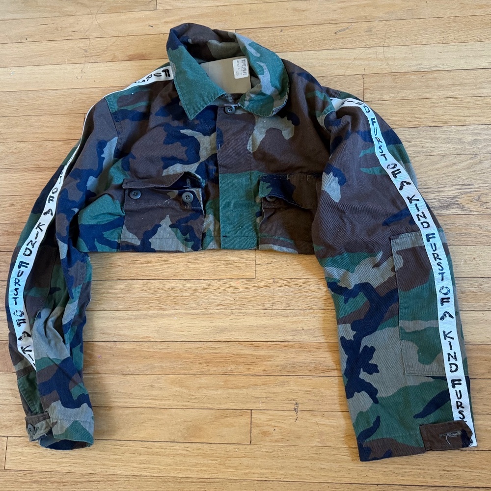 LF furst of a kind camo cropped jacket New rare